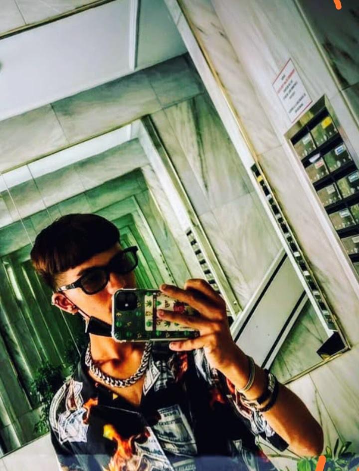 Chico busca chica en Málaga: 