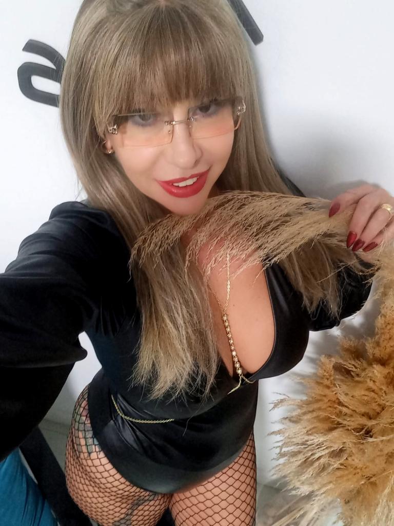 682687155: Chica busca chico en Almería