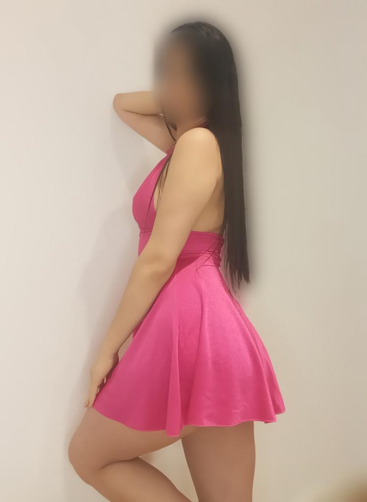 664679165: Chica busca chico en Barcelona