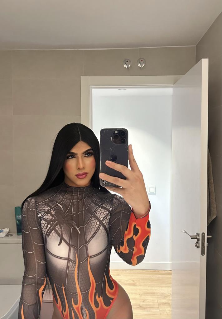 670585602: Travesti en Sevilla