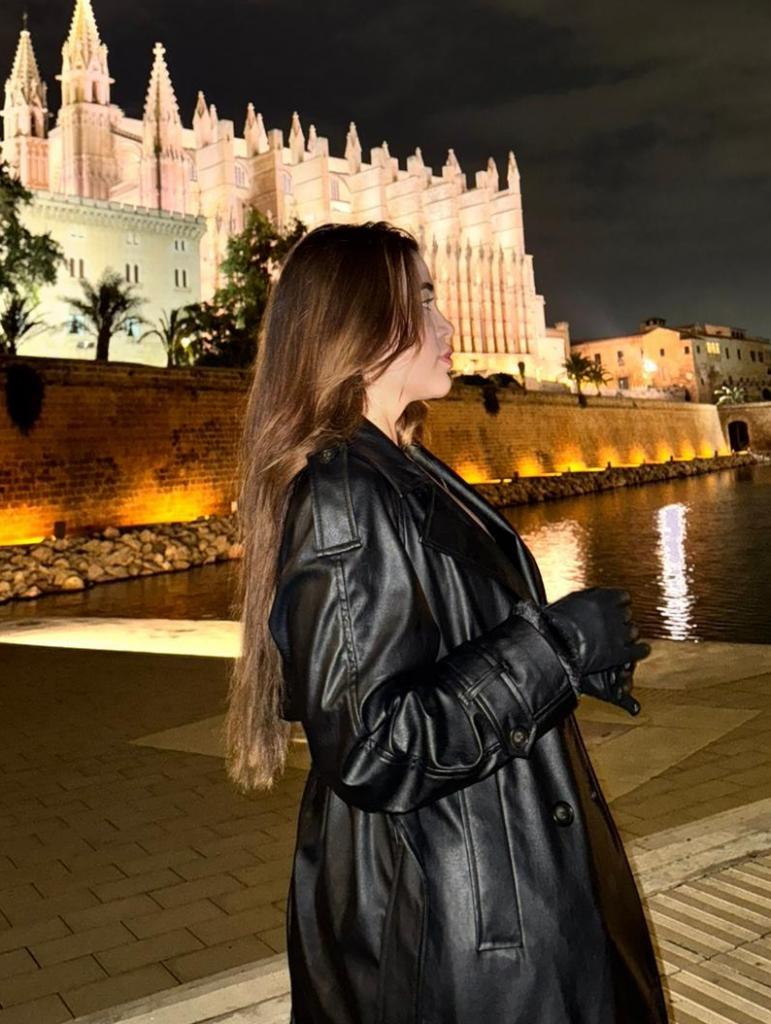 631623086: Chica busca chico en Barcelona