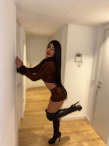 670585602: Transexual en Sevilla