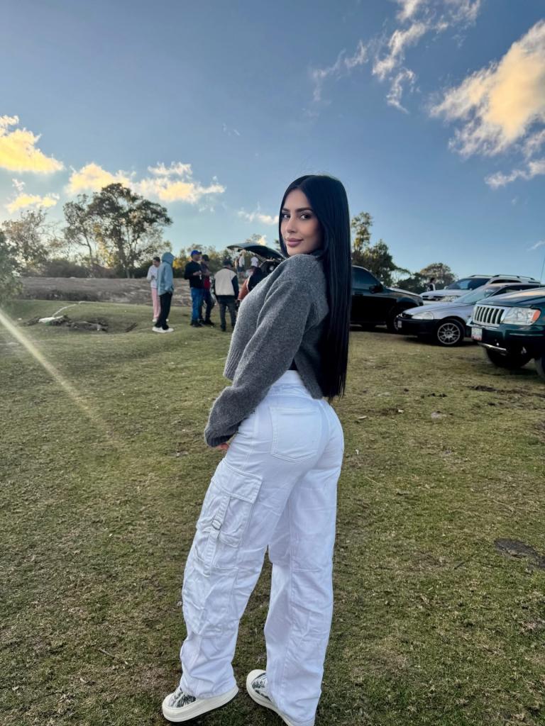 614946293: Chica busca chico en Sevilla