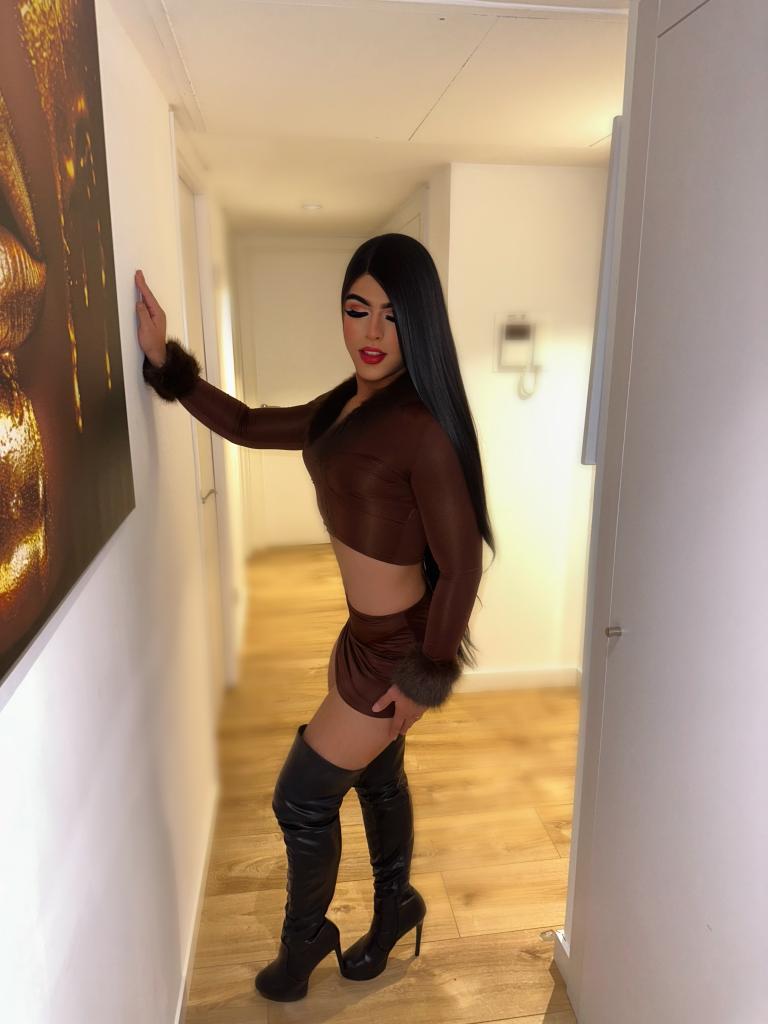 670585602: Travesti en Sevilla