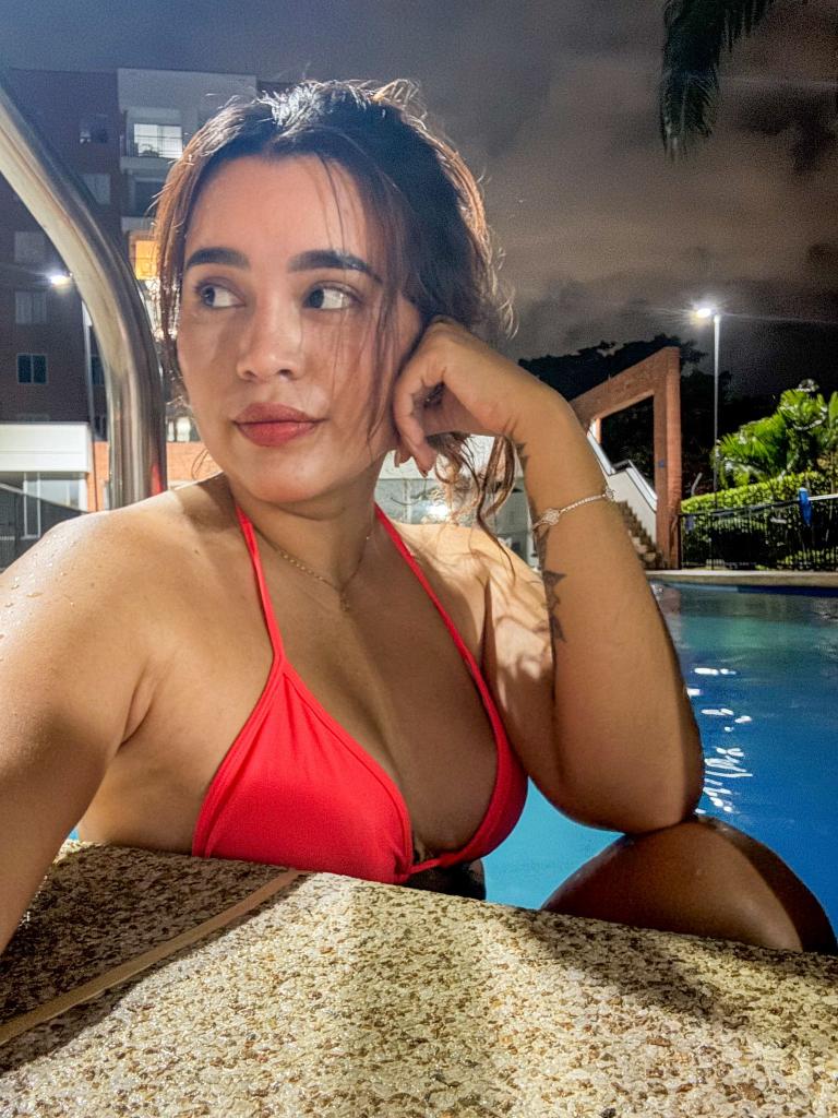 631623086: Chica busca chico en Barcelona