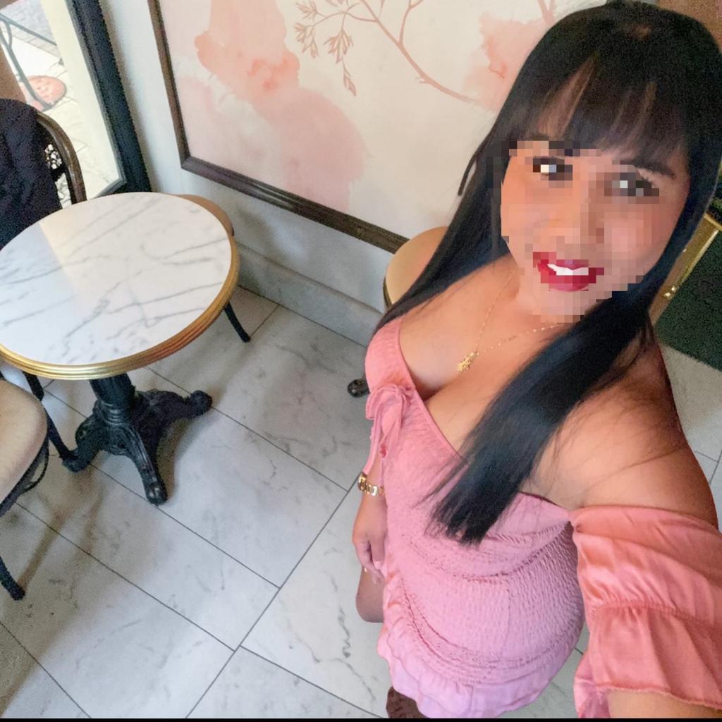 Chica busca chico en Ibiza: Chica busca chico