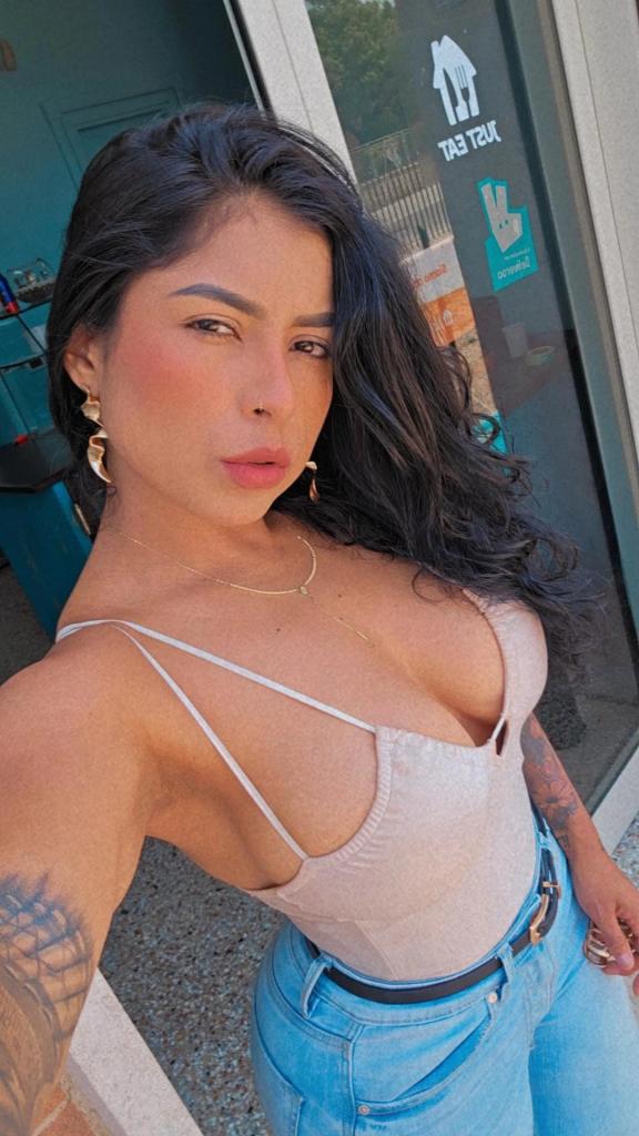 647230779: Chica busca chico en Madrid