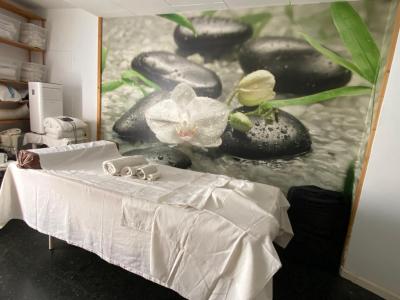 674682065: Chica busca chico en Barcelona