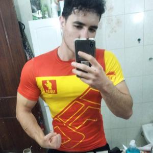 630674351: Chico busca chica en Sevilla