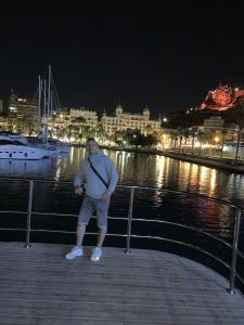 642432590: Chico busca chica en Sevilla