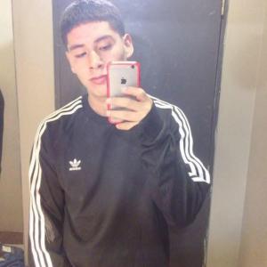 614040129: Chico busca chica en Sevilla