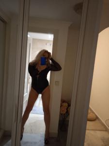 657697397: Chica busca chico en Málaga