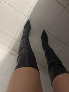 643929104: Chica busca chico en Ibiza