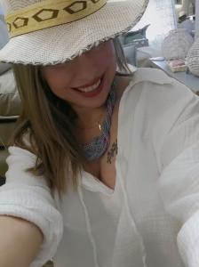 613880977: Chica busca chico en Madrid