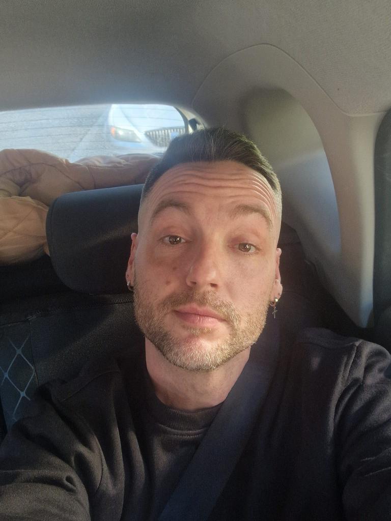 644917010: Chico busca chica en Valencia