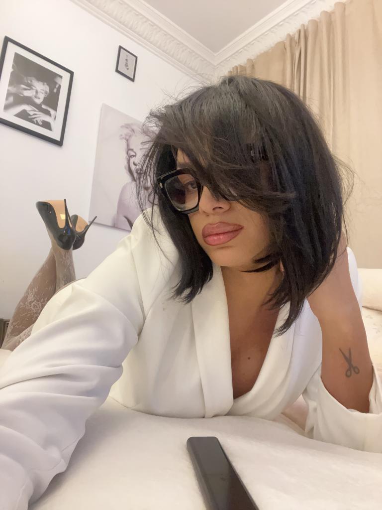 678554359: Travesti en León