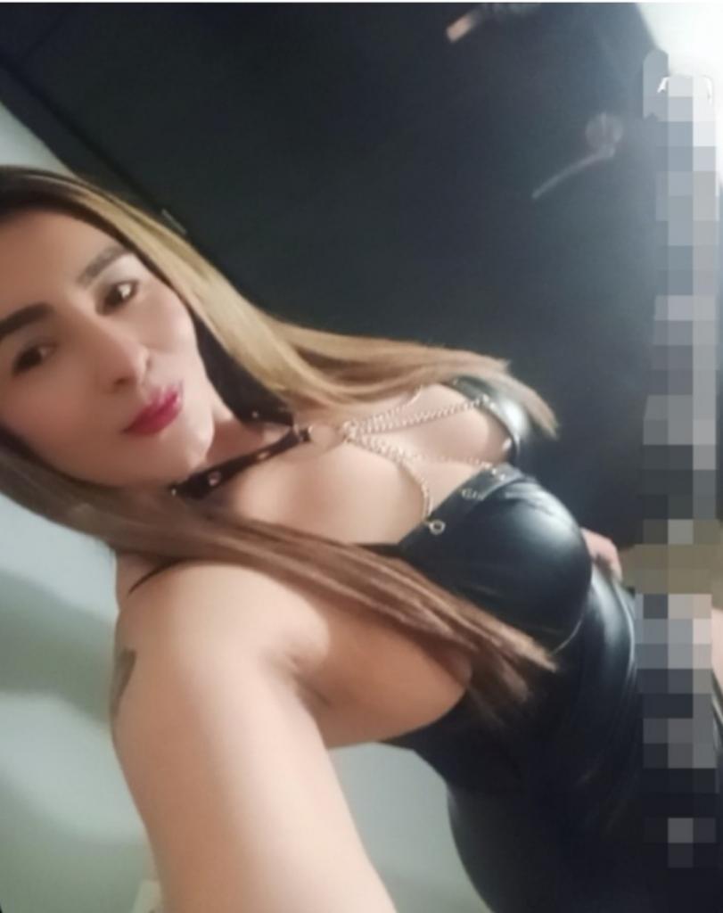 647409201: Chica busca chico en Gerona