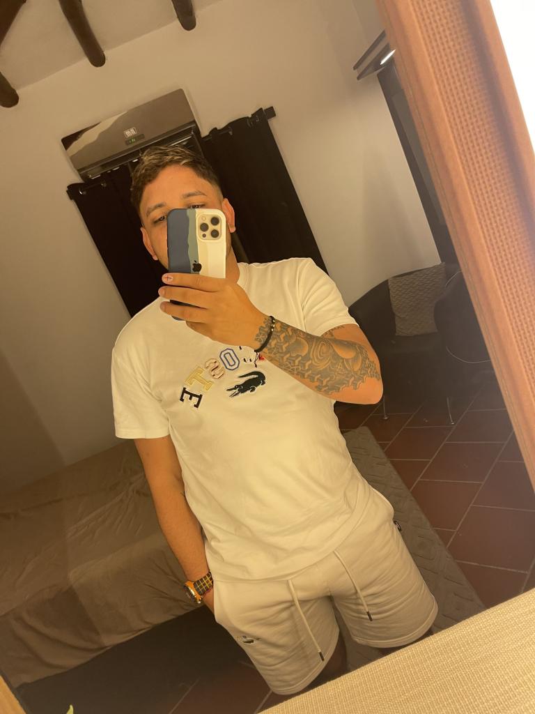 Chico busca chica en Zaragoza: 