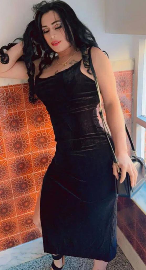 647275328: Travesti en La Coruña