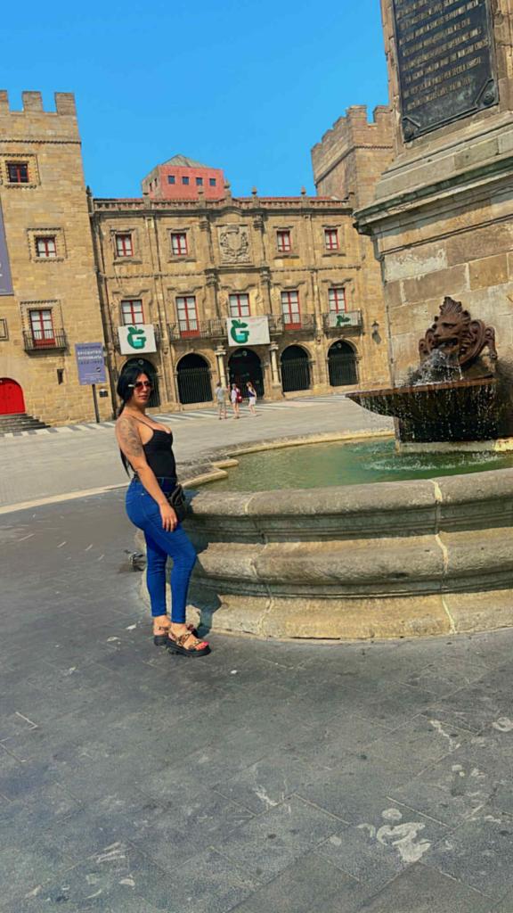 604274372: Chica busca chico en Murcia