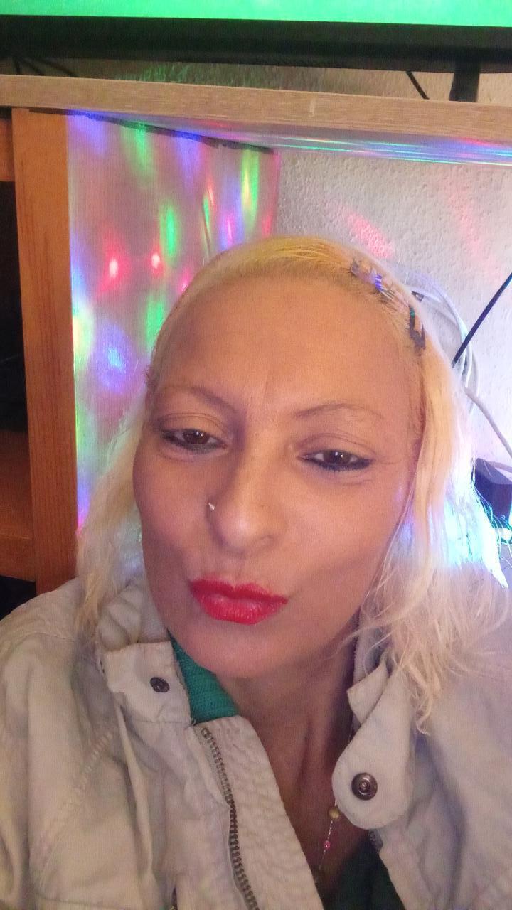 641134090: Chica busca chico en Zaragoza