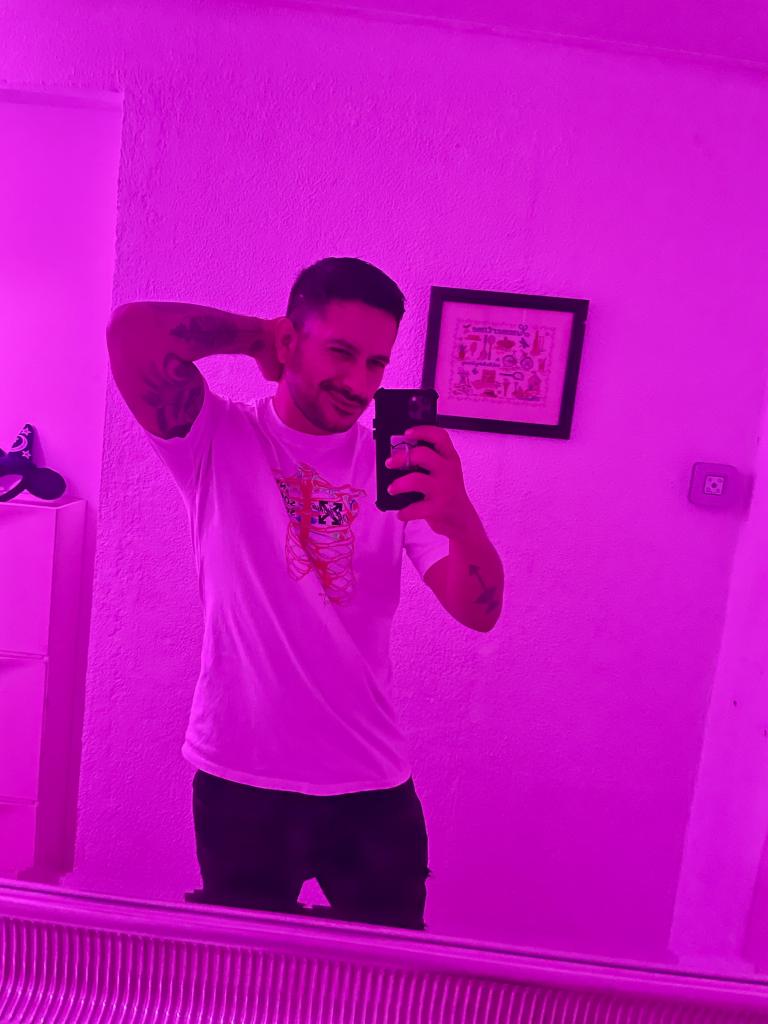 Chico busca chica en Las Palmas: 