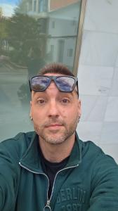 644917010: Chico busca chica en Valencia