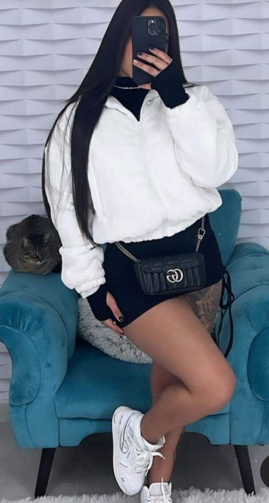 Chica busca chico en Cádiz: 