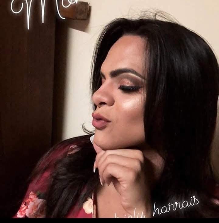 661058792: Transexual en Pontevedra