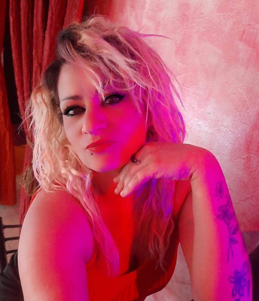 677279440: Chica busca chico en Jaén