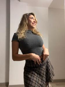 685243528: Chica busca chico en Madrid