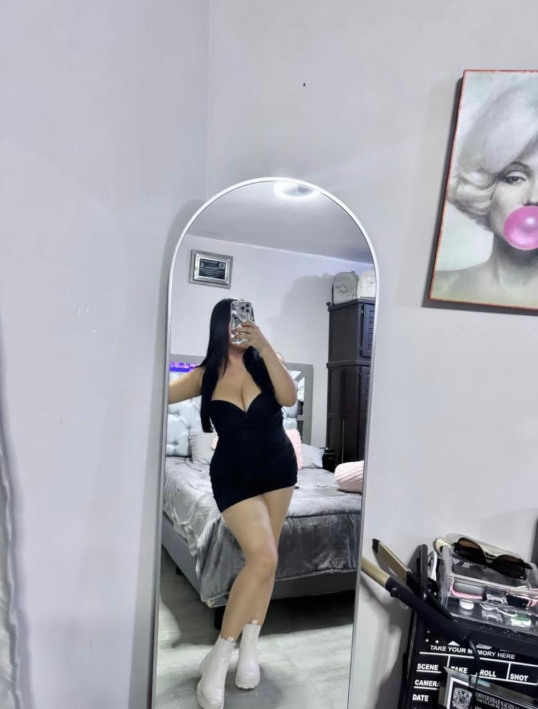 673886678: Chica busca chico en Mallorca