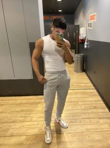 632937592: Chico busca chica en Sevilla