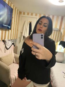 643247995: Chica busca chico en Zaragoza