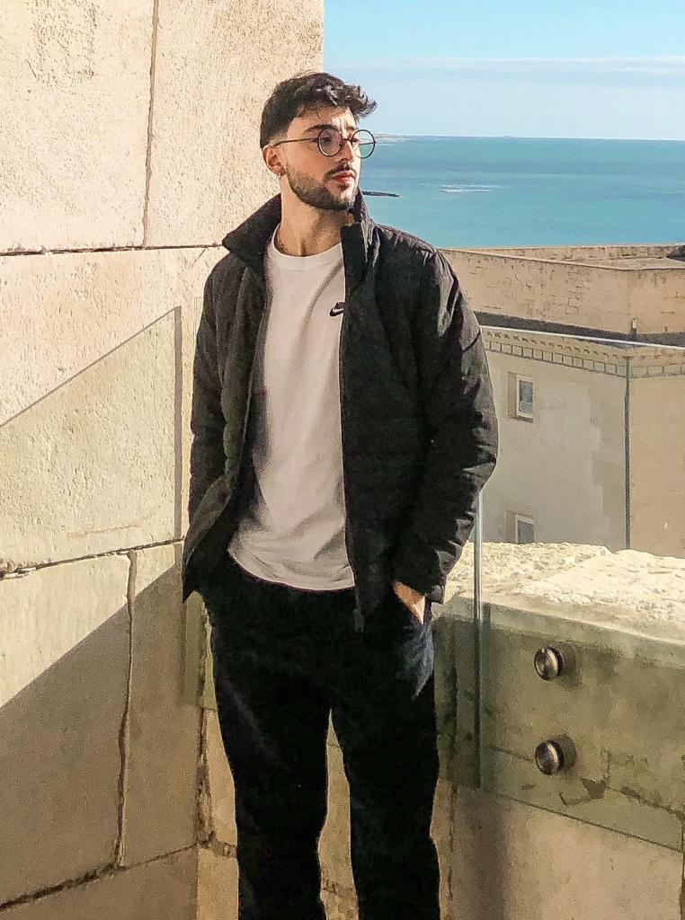 637705099: Chico busca chica en Navarra