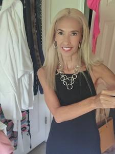 665934141: Chica busca chico en Sevilla