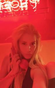 612541221: Chica busca chico en Ibiza