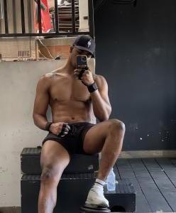 653566373: Chico busca chica en Barcelona