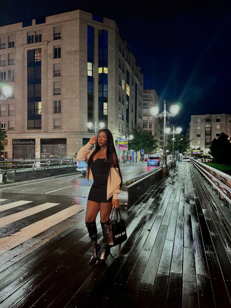 687304703: Travesti en Álava