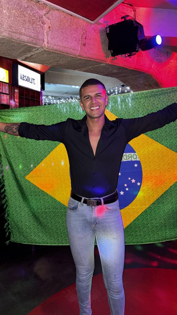 694213895: Chico busca chica en Pontevedra