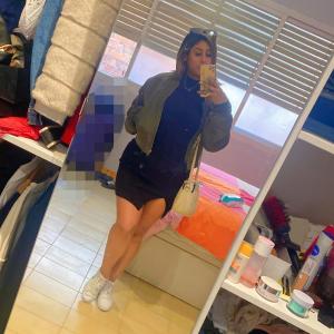 617785811: Chica busca chico en Barcelona