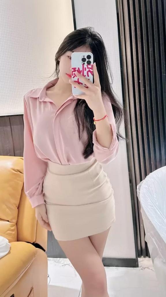 633399877: Chica busca chico en Barcelona