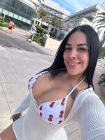 662445860: Chica busca chico en Barcelona