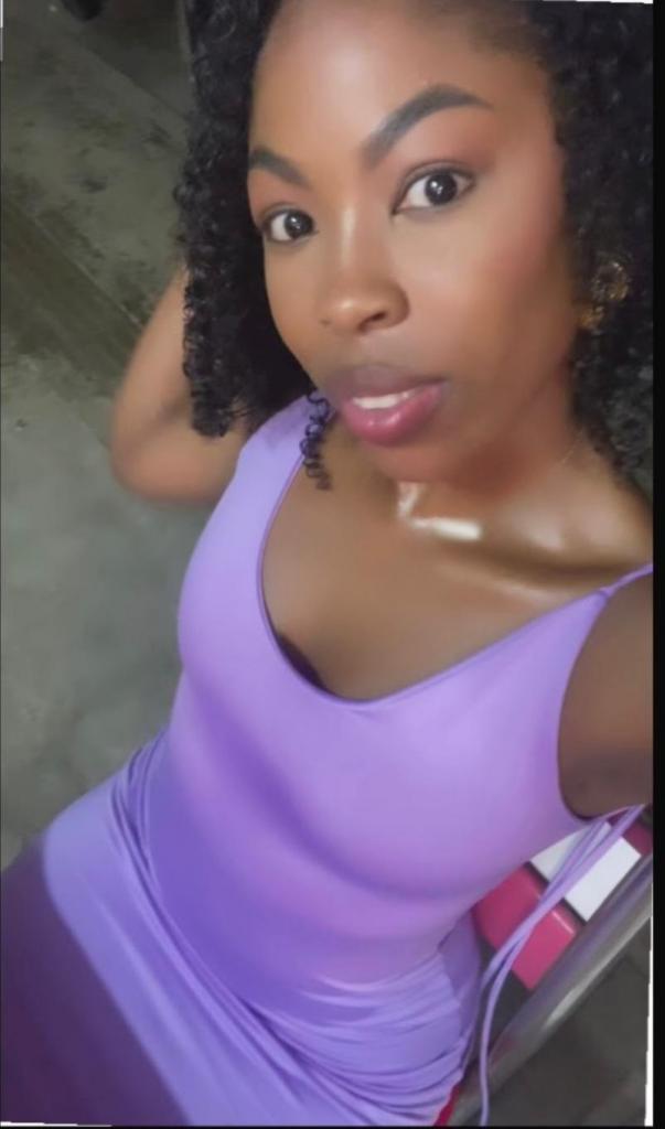 Chica busca chico en Valencia: Chica busca chico