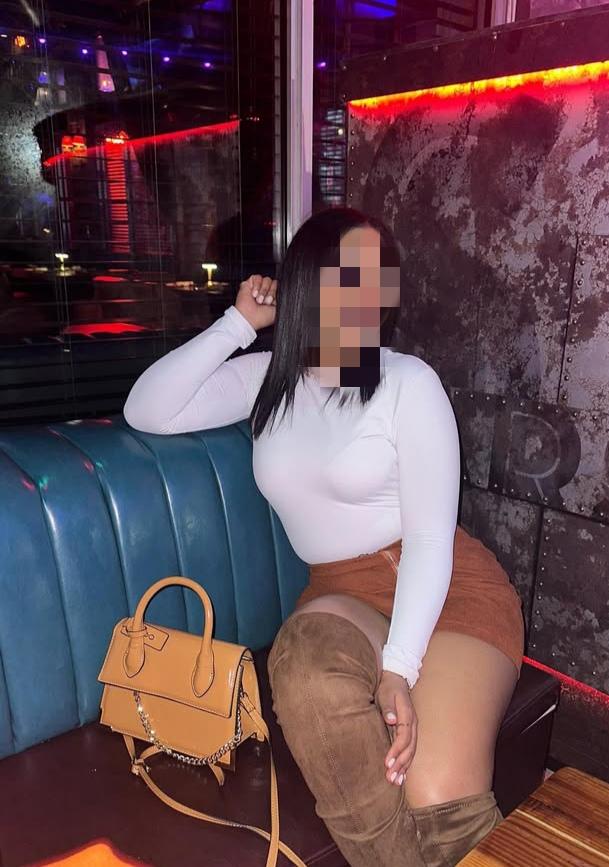 604364425: Chica busca chico en Almería