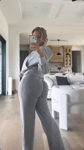 613933419: Chica busca chico en La Coruña