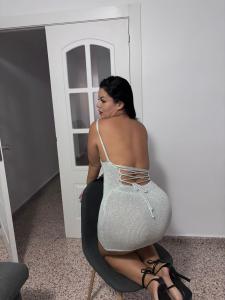 697534058: Chica busca chico en Madrid
