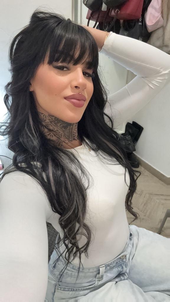 Chica busca chico en Alicante: Chica busca chico