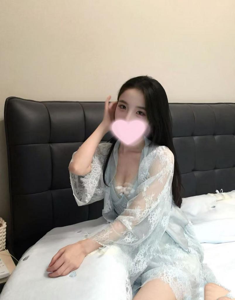 673549142: Chica busca chico en Barcelona