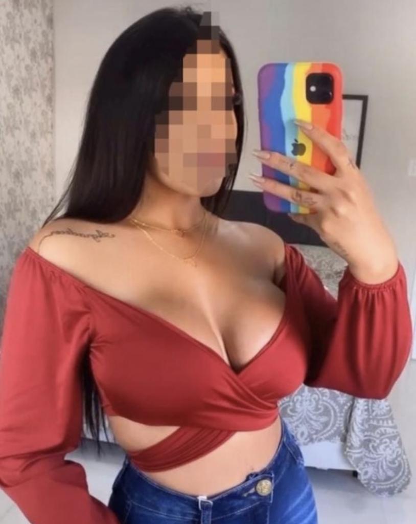 695656866: Chica busca chico en Lugo